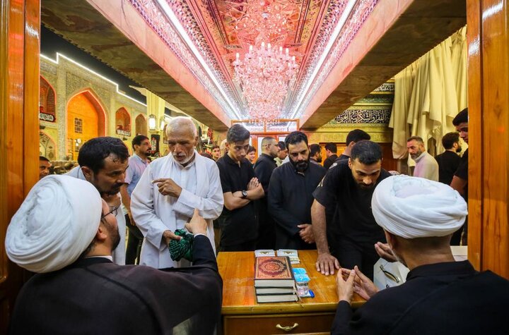 تقرير مصور/ تقديم الإجابات الشرعية والدينية والاجتماعية للعتبة العلوية خلال وفاة النبي(ص) بالنجف الأشرف