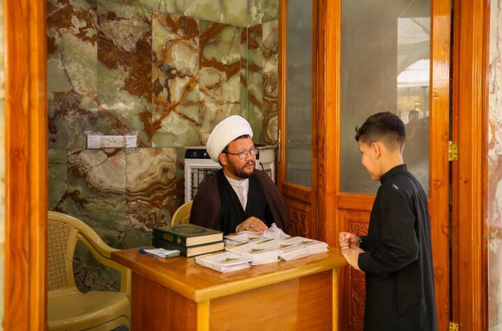 تقرير مصور/ تقديم الإجابات الشرعية والدينية والاجتماعية للعتبة العلوية خلال وفاة النبي(ص) بالنجف الأشرف