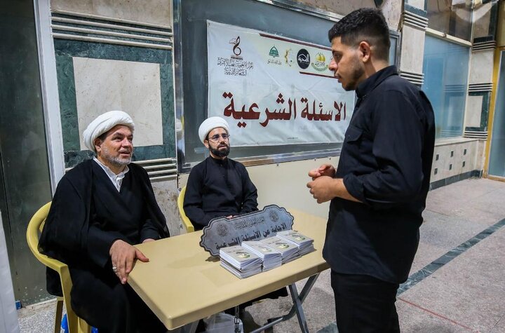 تقرير مصور/ تقديم الإجابات الشرعية والدينية والاجتماعية للعتبة العلوية خلال وفاة النبي(ص) بالنجف الأشرف