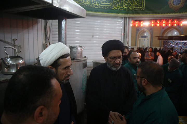 بازدید معاون فرهنگی و مدیرعالی حرم حضرت معصومه (س) از خدمت‌رسانی مواکب به زائران