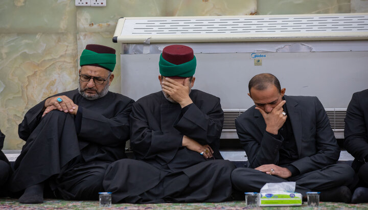 تقرير مصور/ العتبة الحسينية تقيم مجلس عزاء بذكرى استشهاد النبي (ص)