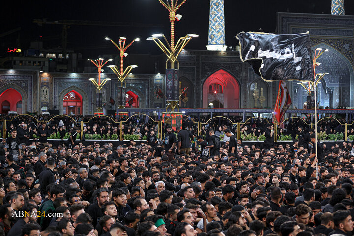 مراسم چهارپایه خوانی در حرم مطهر رضوی شب شهادت امام رضا(ع)
