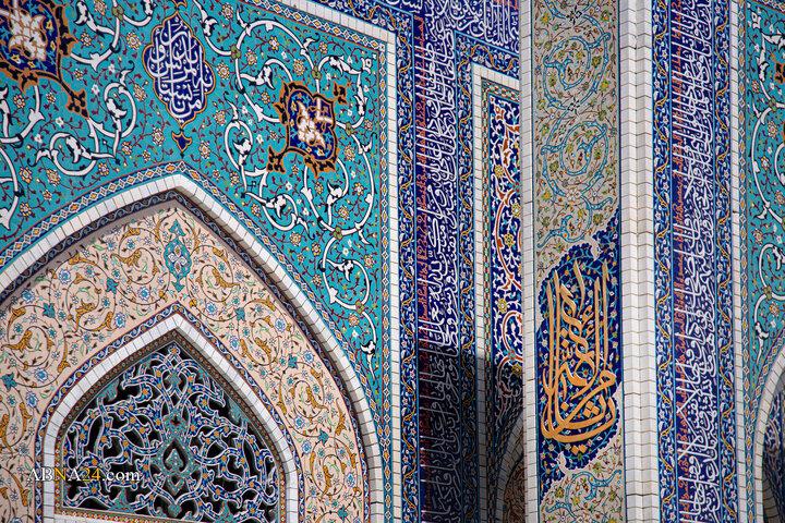 خادم و زائر؛ دو روایت از یک خورشید