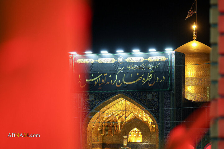 حرم مطهر رضوی در شب شهادت امام رضا(ع)