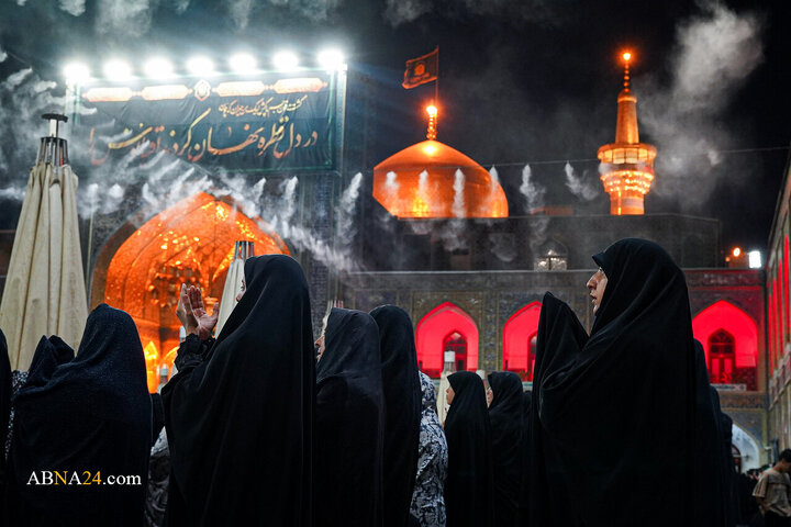 حرم مطهر رضوی در شب شهادت امام رضا(ع)