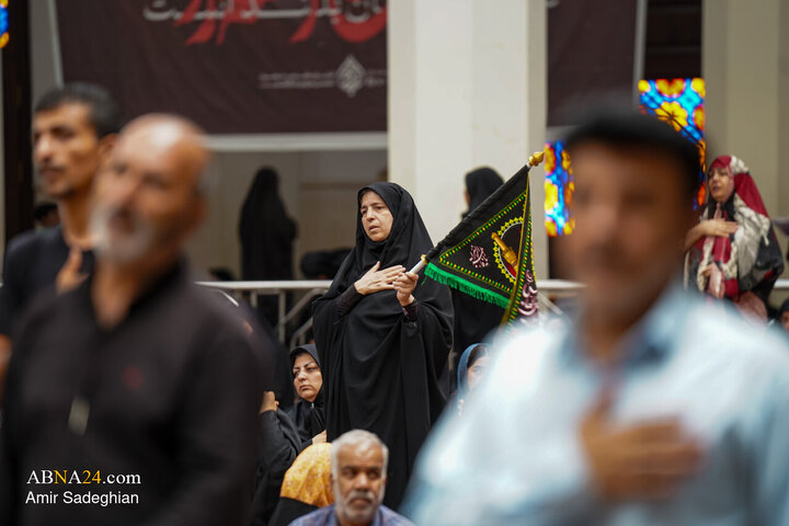 مراسم عزاداری و سینه زنی روز شهادت امام هشتم در حرم حضرت شاهچراغ (ع)