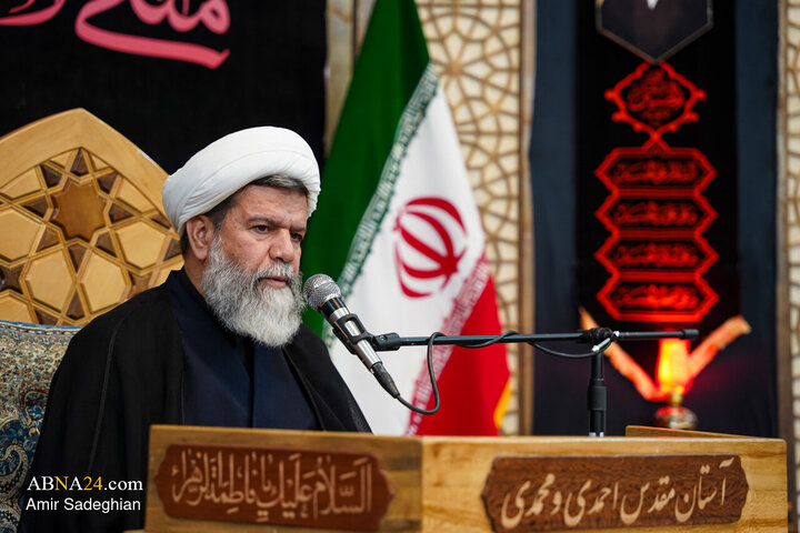 مراسم عزاداری و سینه زنی روز شهادت امام هشتم در حرم حضرت شاهچراغ (ع)