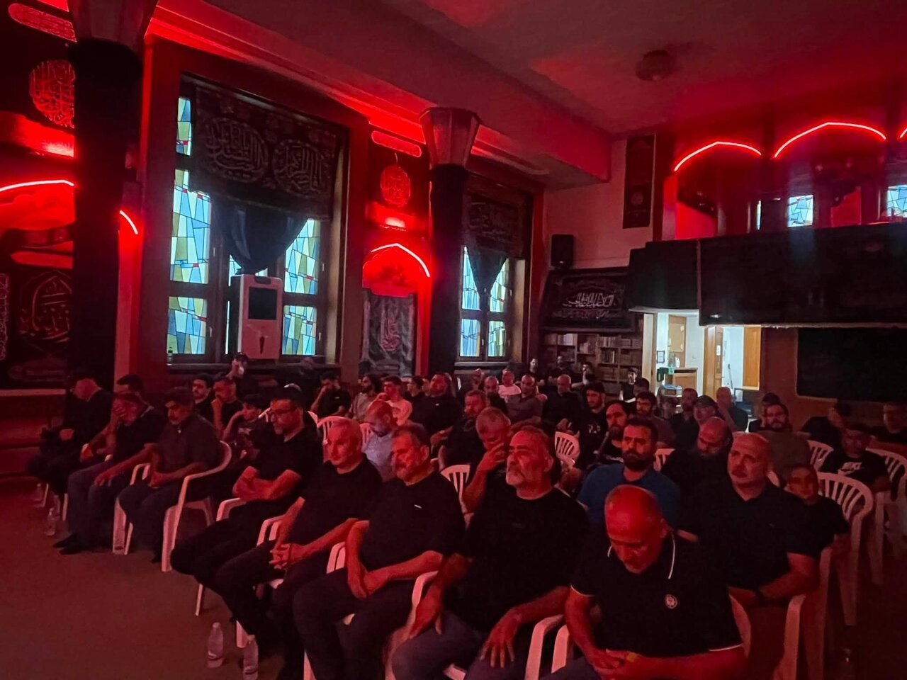 Fotos: Cerimônia de Luto do Arbaeen no Centro Imam Musa Sadr, em Berlim, Alemanha