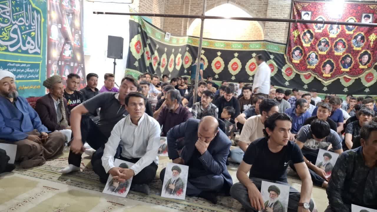 مراسم بزرگداشت قائد امت اسلامی و شهدای والامقام فاطمیون در دستجرد قم برگزار شد + تصاویر