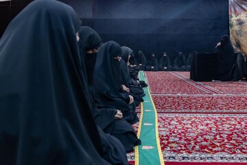 تقرير مصور/ مجلس عزاء نسوي بذكرى شهادة الإمام الرضا (ع) في كربلاء