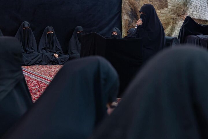 تقرير مصور/ مجلس عزاء نسوي بذكرى شهادة الإمام الرضا (ع) في كربلاء
