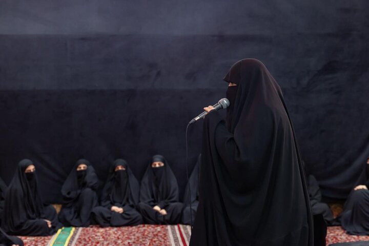 تقرير مصور/ مجلس عزاء نسوي بذكرى شهادة الإمام الرضا (ع) في كربلاء