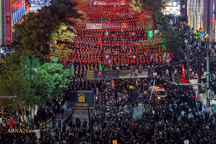 Informe fotográfico | Ceremonia de Sham-e Gharibán por el martirio del Imam Alí ibn Musa ar-Rida (PB) en el Sagrado Santuario Razaví