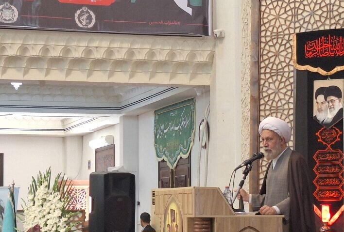 تاکید امام جمعه شیراز بر پاسداشت وحدت ملی به پیروی از رهنمودهای رهبر معظم انقلاب