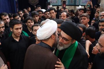 گزارش تصویری/ مراسم یادبود رهبر شهید در مدرسه علمیه آیت‌الله مجتهدی