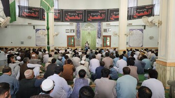 امام جمعه شیعیان لشکرگاه افغانستان: پیامبر اکرم(ص) با مردم مهربان و فروتن بود + تصاویر