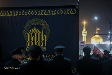 Seremonya ng Gabi ng mga Ulila sa pagkamartir ni Imam Reza sa Banal na Dambana ng Razavi