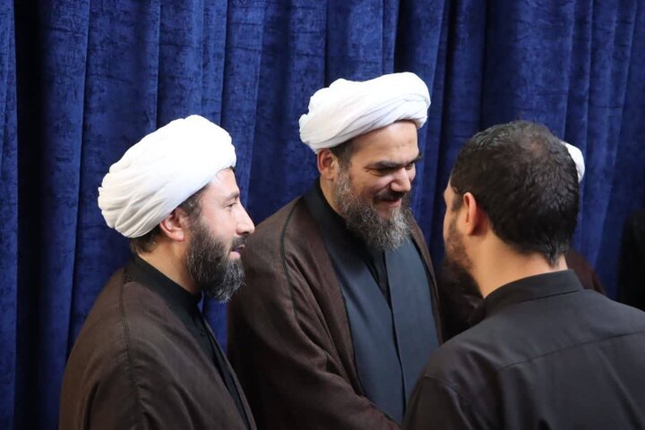 گزارش تصویری/ مراسم یادبود رهبر شهید در مدرسه علمیه آیت‌الله مجتهدی