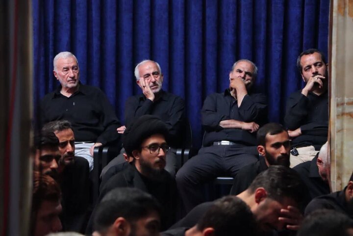 گزارش تصویری/ مراسم یادبود رهبر شهید در مدرسه علمیه آیت‌الله مجتهدی