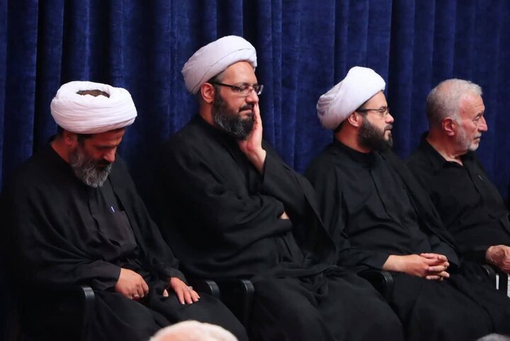 گزارش تصویری/ مراسم یادبود رهبر شهید در مدرسه علمیه آیت‌الله مجتهدی