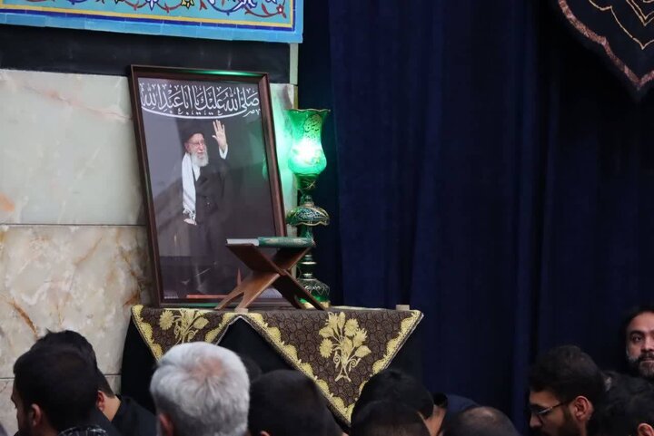 گزارش تصویری/ مراسم یادبود رهبر شهید در مدرسه علمیه آیت‌الله مجتهدی