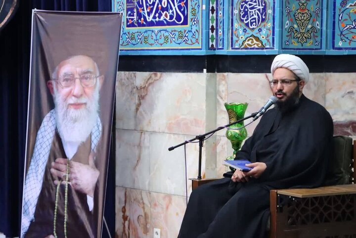 گزارش تصویری/ مراسم یادبود رهبر شهید در مدرسه علمیه آیت‌الله مجتهدی