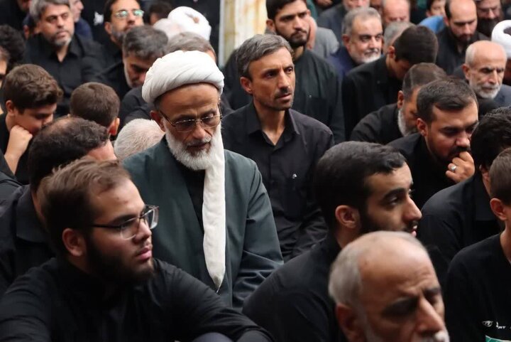 گزارش تصویری/ مراسم یادبود رهبر شهید در مدرسه علمیه آیت‌الله مجتهدی