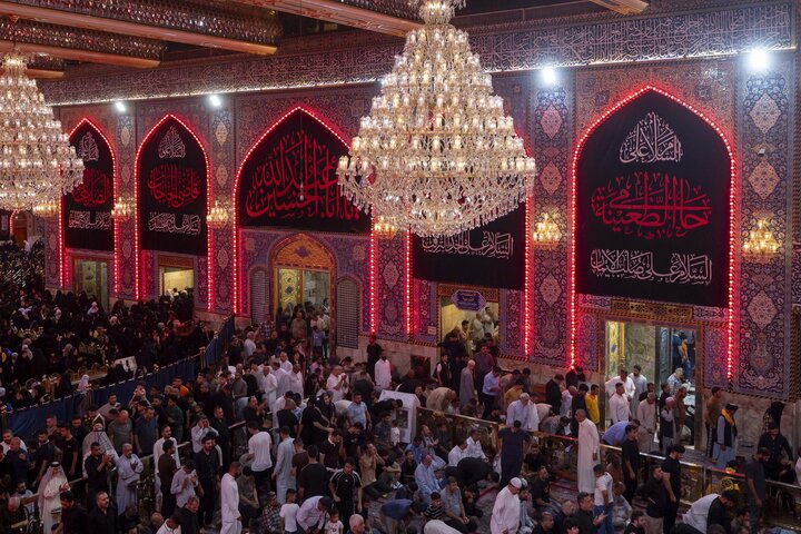 مع انتهاء موسم الأحزان.. استبدال إنارة العتبة العباسية المقدسة ومنطقة بين الحرمين الشريفين