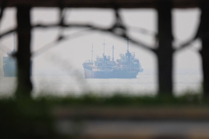 Hürmüz Boğazı’nda Geçiş Trafiği Çöktü: Tanker Saldırıları Sonrası Gemi Sayısı Sert Düştü