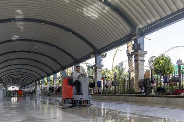 تقرير مصور/ حملة لغسل أرضية مسقفات الساحة الوسطية بين الحرمين الشريفين