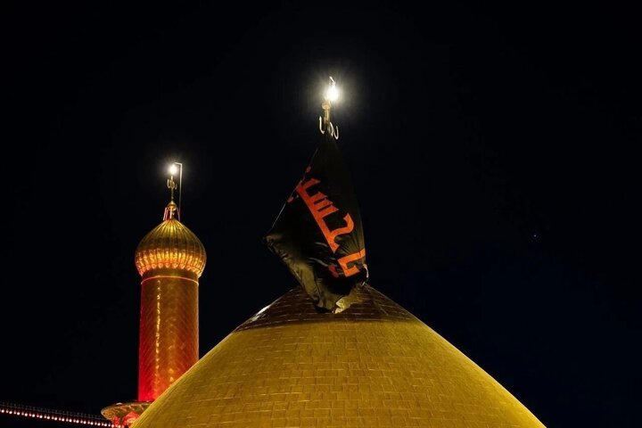 Photos: Flags replaced at Imam Hussain, Hazrat Abbas shrines for Rabi al-Awwal