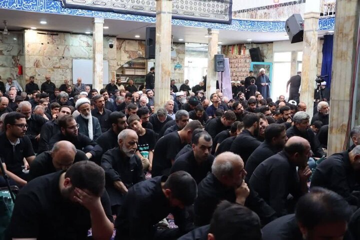 Photos: Memorial ceremony for martyred leader held at Ayatollah Mojtahedi Seminary in Tehran