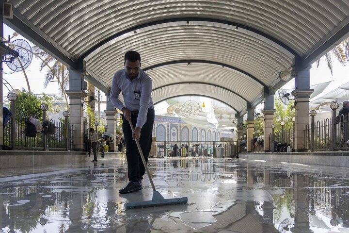 تقرير مصور/ حملة لغسل أرضية مسقفات الساحة الوسطية بين الحرمين الشريفين