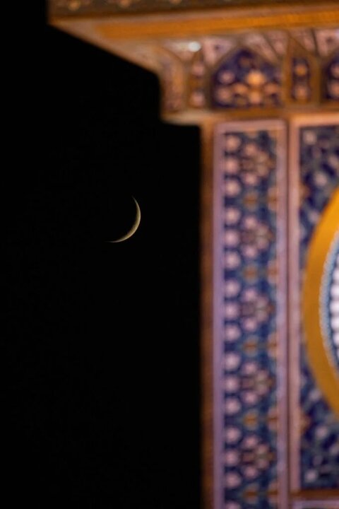 تصاویری از هلال ماه ربیع الاول بر فراز حرم امام علی و امام حسین(علیهماالسلام)