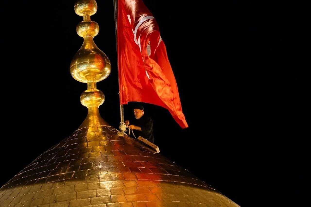 استبدال حسين وحضرت عباس في الليلة الأولى من شهر ربيع الأول، إيذاناً ببدء الشهر الجديد