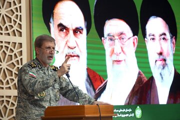 Iran army chief warns US to leave region or face consequences