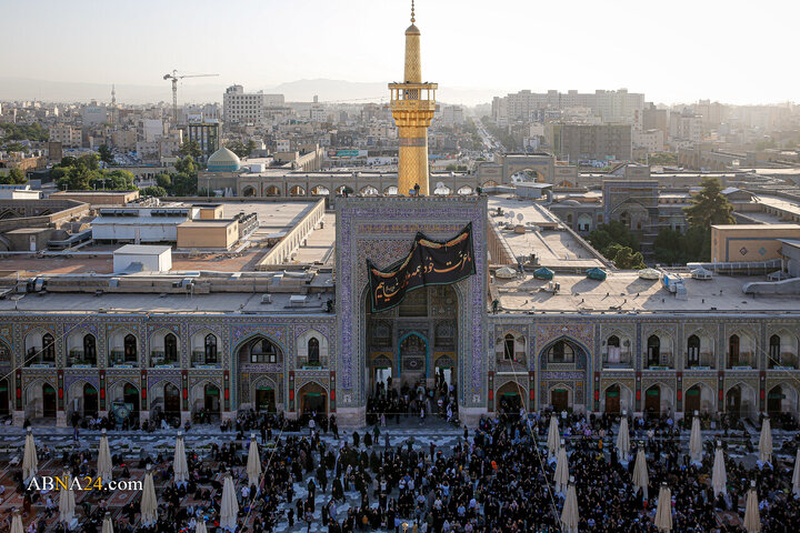 آیین تعویض پرچم حرم امام رضا(ع) در آغاز ربیع‌الاول