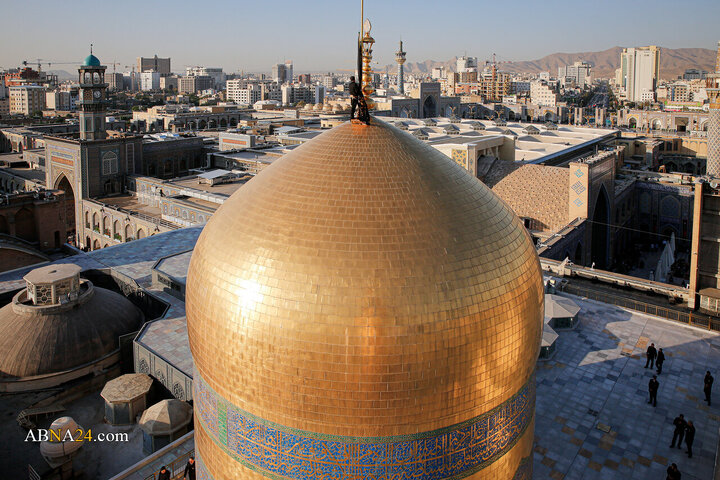 آیین تعویض پرچم حرم امام رضا(ع) در آغاز ربیع‌الاول