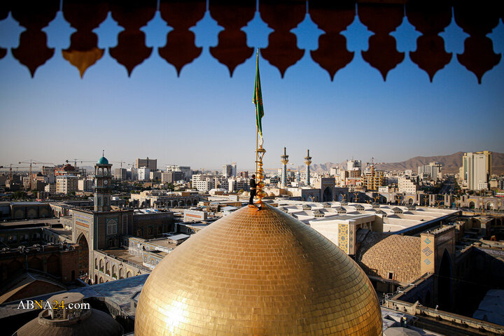 آیین تعویض پرچم حرم امام رضا(ع) در آغاز ربیع‌الاول
