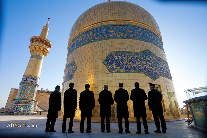 آیین تعویض پرچم حرم امام رضا(ع) در آغاز ربیع‌الاول