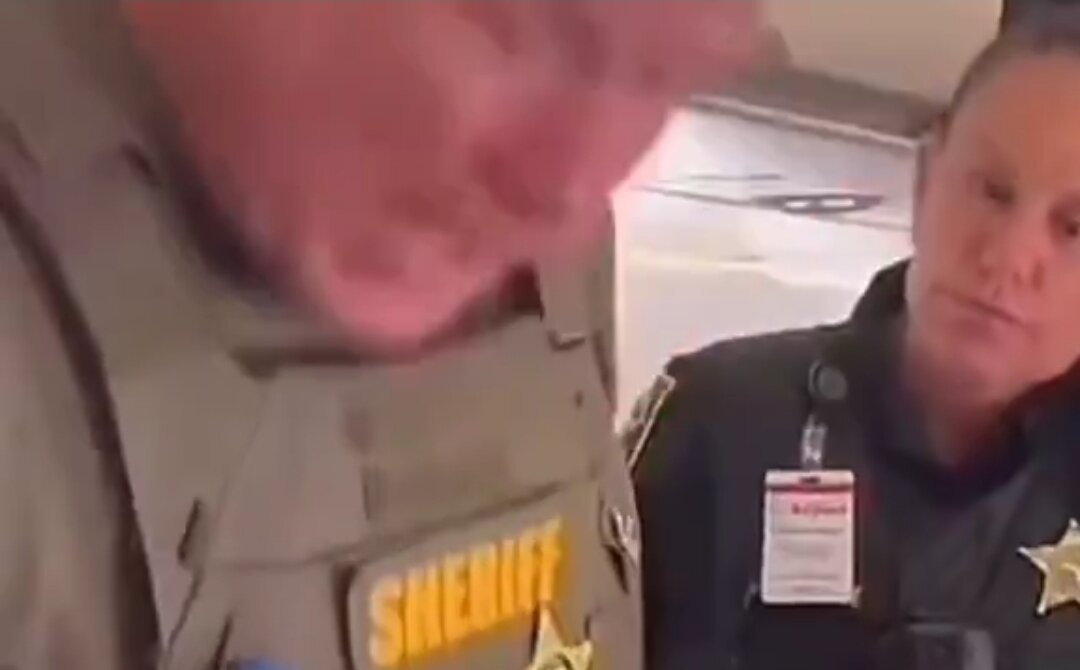 Video| Pagpapaalis sa Isang Pasaherong Israeli