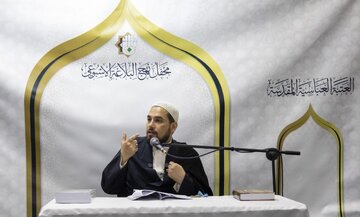 تقديم محاضرة حول  معايير النزاهة والعدالة الاجتماعية في فكر أمير المؤمنين (ع)