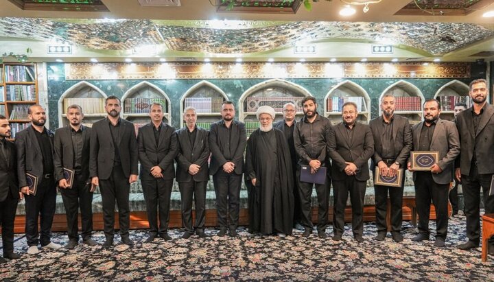 تقرير مصور/ ممثل المرجعية العليا يكرم الفائزين في مسابقة أمة تقرأ الخاصة بمنتسبي العتبة الحسينية