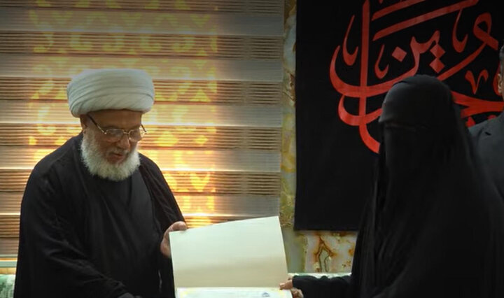 تقرير مصور/ ممثل المرجعية العليا يكرم الفائزين في مسابقة أمة تقرأ الخاصة بمنتسبي العتبة الحسينية