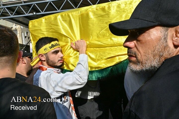 تشییع پیکر فرمانده یگان رضوان حزب‌الله و اعضای خانواده‌اش در بیروت