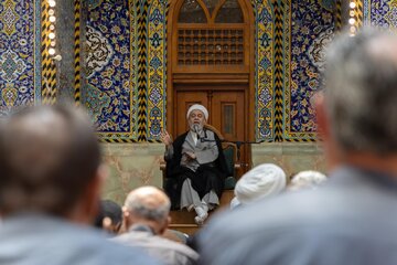 تقرير مصور/ إقامة محاضرة توعوية في صحن مرقد أبي الفضل العباس (عليه السلام)