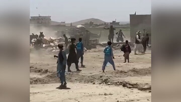 درگیری مردم و طالبان در غزنی بر سر تخلیه زمین‌؛ راننده بلدوزر شهرداری کشته شد