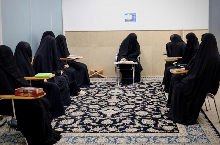 تقرير مصور/ البرامج القرآنية للعتبة العلوية لتعزيز مهارات التلاوة والحفظ عند الفتيات