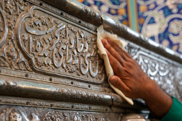 تقرير مصور/ تنظيف مرقد السيدة المعصومة في مدينة قم