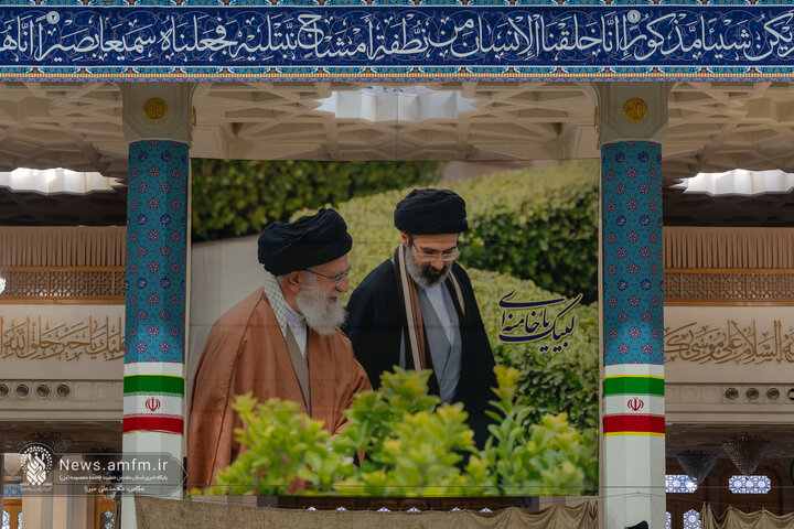 حرم بانوی کرامت غرق در یاد و نام رهبر شهید انقلاب شد